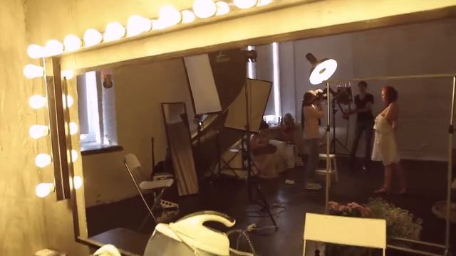 Свадебная прическа и макияж. Trendybride.ru смотреть онлайн
