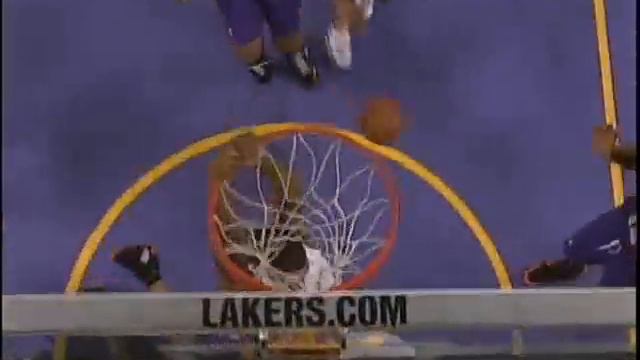 Trevor Ariza with the monster jam over Grant Hill! смотреть онлайн