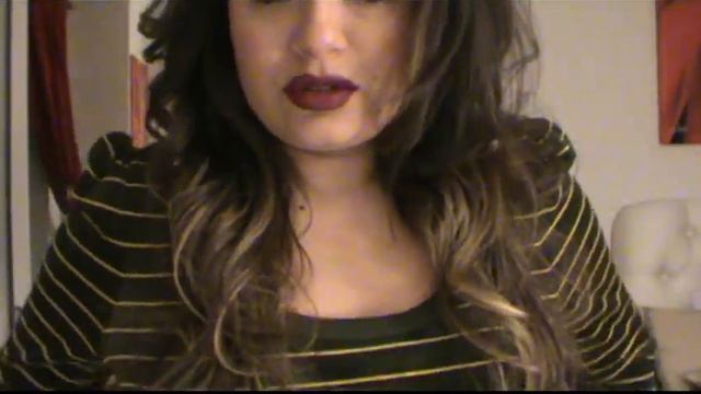 Наряд дня: Пурпуровая в полосочку смотреть онлайн