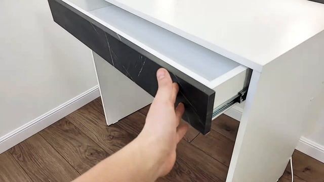 Столик для макияжа БЕЛЫЙ+МРАМОР ЧЕРНЫЙ смотреть онлайн