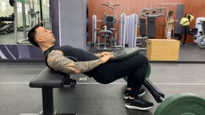 Ягодичный мост спина на лавке