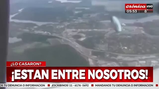 ¡Filman OVNI luminoso desde un avión! смотреть онлайн