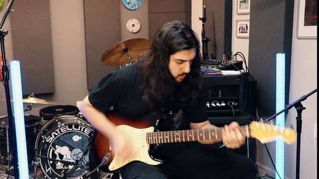 Satellite Citi Performs "Reaper" LIVE Using Elixir Strings смотреть онлайн