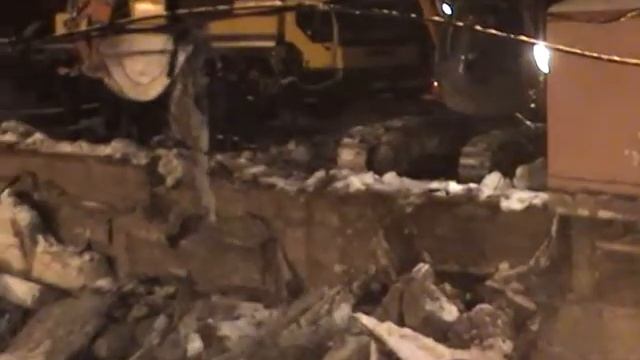 обвал парковки плита на машины.MPG смотреть онлайн