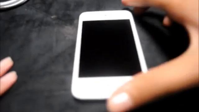iPod touch 4th gen unboxing 32GB (white) смотреть онлайн