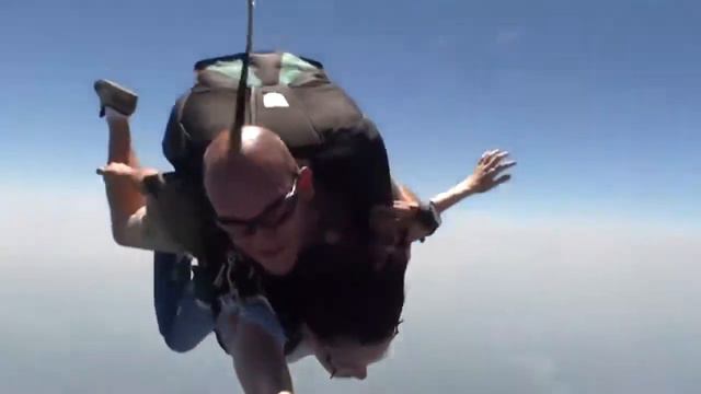 Julie Masson - Jumps at Skydive New England смотреть онлайн