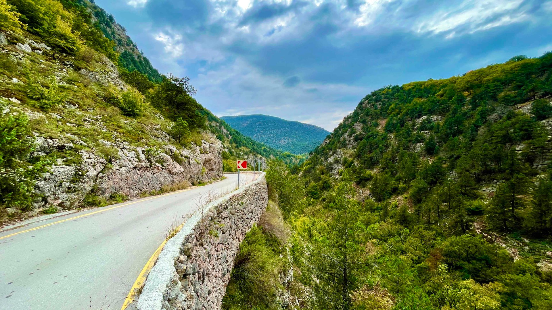 СКЕЛЬСКАЯ ПЕЩЕРА-жемчужина БАЙДАРСКОЙ ДОЛИНЫ! Самый красивый каньон КРЫМА-УЗУНДЖА! Севастополь 2022 смотреть онлайн