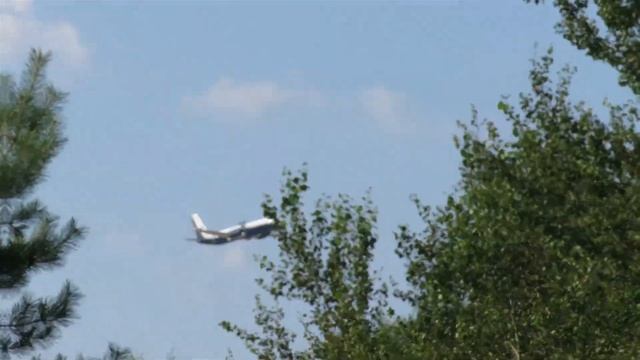 The best of turboprop sound! Ilyushin Il-114 passing overhead at takeoff power mode. смотреть онлайн