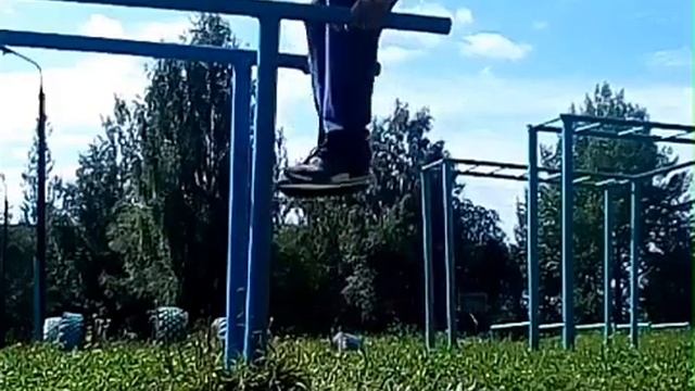 Свечка на брусьях. смотреть онлайн