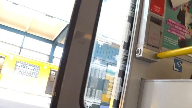 Ride the yellow U-Bahn from Potsdamer Platz to Gleisdreieck / #Berlin Germany / Leo Trains смотреть онлайн