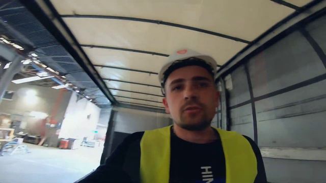Уходит в бой дальнобой|Ничего не понятно, но очень интересно... смотреть онлайн