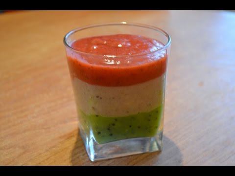 Трехслойный фруктово - ягодный смузи./Berry fruit smoothies смотреть онлайн