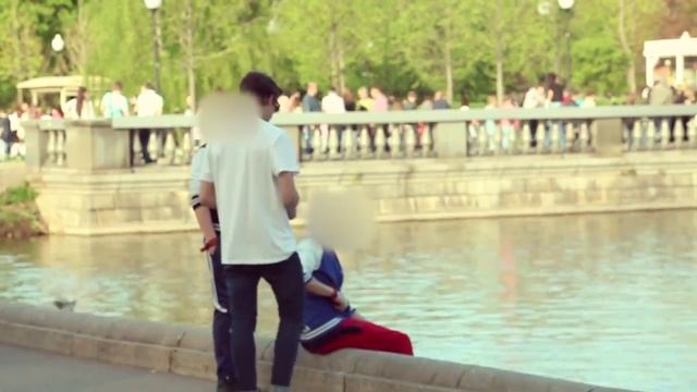 Деньги решают всё: Лапанье в Машине, Лизать Подошву, Прыжок в Пруд смотреть онлайн