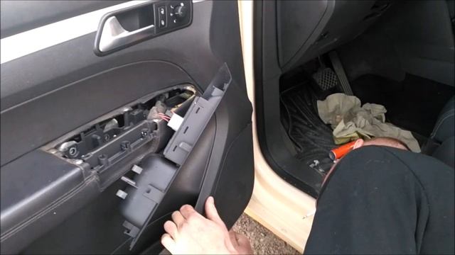 Как разобрать дверь и снять боковое стекло Volkswagen Touran 2011 - 2015 смотреть онлайн
