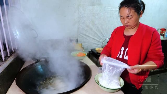 媳婦上街逛超市，買一袋珍珠粉，煮兩大盆當晚飯 | Featured Cuisine, Pearl Powder смотреть онлайн