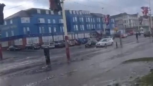 Blackpool seafront high tide storm 3rd January 2014 смотреть онлайн