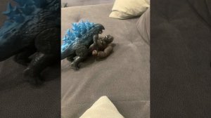 Годзилла VS Конга:фильм игрушками