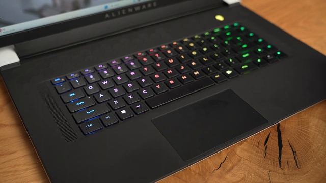 480Hz pe cel mai subțire laptop de gaming ? Alienware X17 R2 | #PCdeLucru Ep. 14 смотреть онлайн