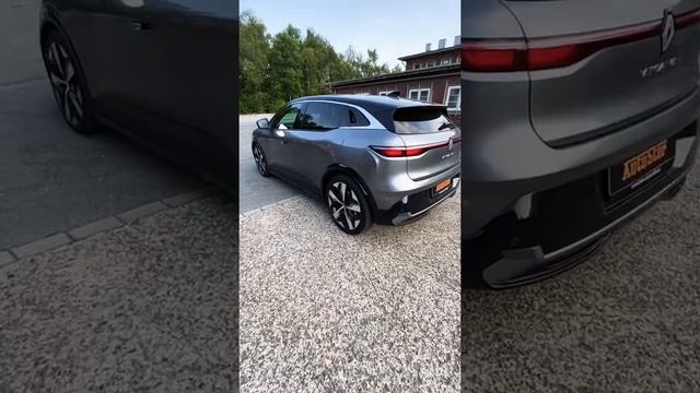 Renault Megane E-Tech (2022) смотреть онлайн