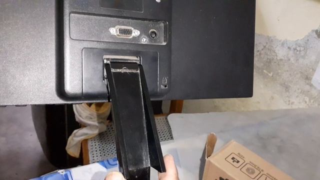 how to remove stand of LEd display of LG flatron of a computer смотреть онлайн