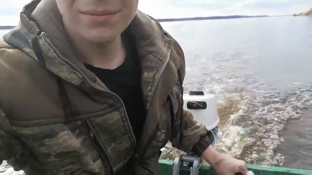 Плываю на моторе салют э по Волге смотреть онлайн