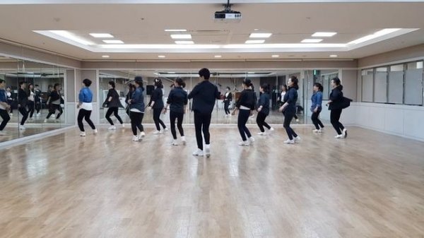 Tango With Me Darling Line Dance (Intermediate Level)