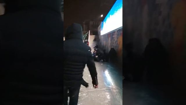 Новогодний каток во Владивостоке. Жесть!!! Народ кайфует)))) смотреть онлайн