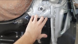 Как при замене задней панели сохранить заводской герметик на швах.