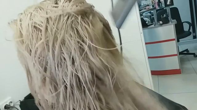 Укрепляем волосы c LOréal Serie Expert Inforcer в салоне красоты Лидии Лемарк. Елена Потапова