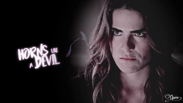 Laurel Castillo | "Horns like a devil" смотреть онлайн