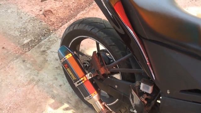 Exhaust sound Honda cbr150/Звук выхлопа Honda cbr150 смотреть онлайн