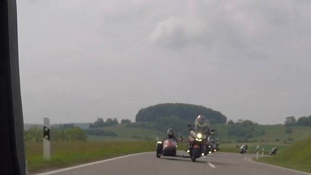 Riding BMW K1600 SPORT SWING
