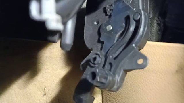 Електродвигун заслонки повітрозабірника V71 смотреть онлайн