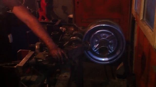 обкатка железных дисков.MOV смотреть онлайн