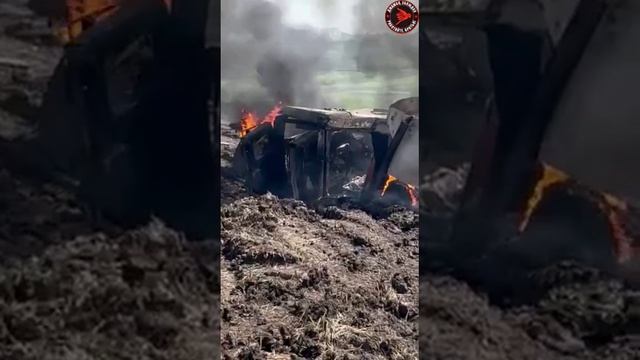 ? У Бахмута наши бойцы сожгли американский "Хаммер" с боевиками Бронеавтомобиль HMMWV вместе с эки смотреть онлайн