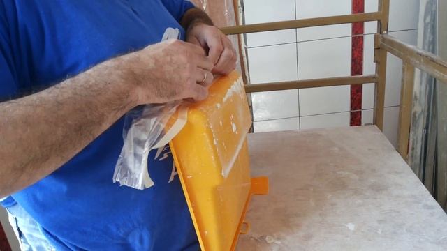 Как подготовиться к покраске потолка...и красим валиком смотреть онлайн