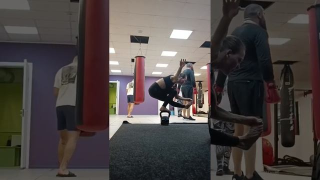 Умеете приседать на одной ноге? ? смотреть онлайн