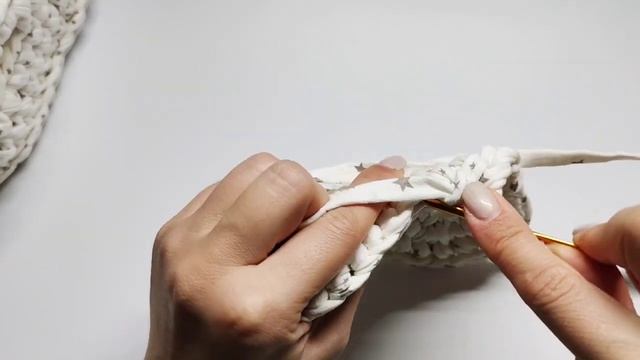МК люлечка для игрушки крючком из трикотажной пряжи смотреть онлайн
