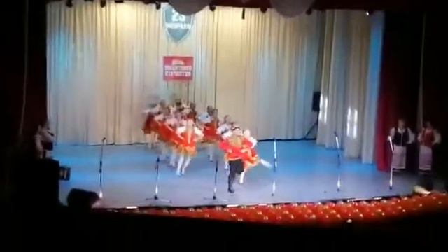 Выступление танец "Гармошка" коллектив песни и танца "Созвездие" смотреть онлайн
