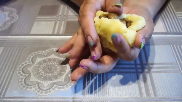 Картофельные зразы с грибами в духовке. смотреть онлайн