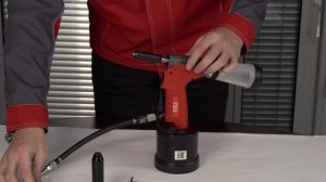 Заправка гидравлическим маслом пневмогидравлического заклепочника FIXIT FT1001/1002/1003