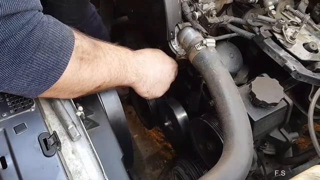 Replacement Front Crankshaft Oil Seal Mercedes смотреть онлайн