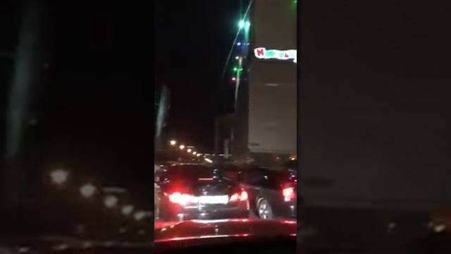 Джип сбил трех человек у ТРЦ Керуен в Астане смотреть онлайн