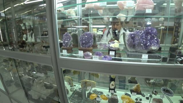 Алушта 2022. Музей камня и самоцветов. Отдых в Алуште, что стоит посмотреть на Южном берегу смотреть онлайн