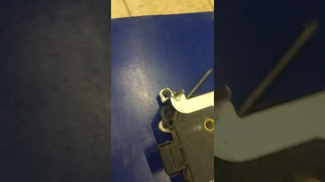 Исполнительный электро двигатель Сузуки СХ4, Фиат седичи смотреть онлайн