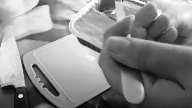 Собака ест траву / Очищение организма смотреть онлайн