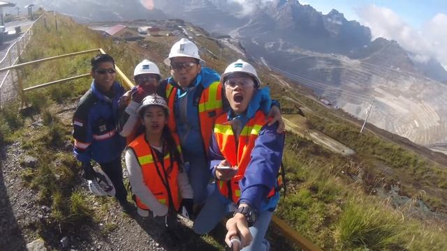 Grasberg mine tour - freeport смотреть онлайн