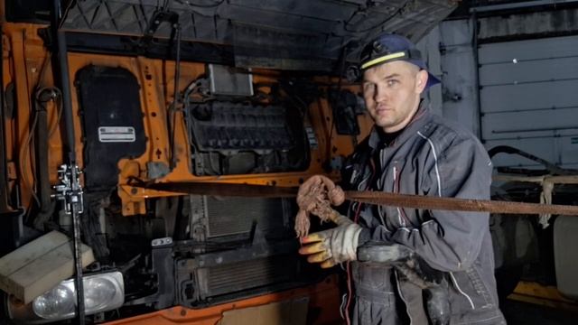 Замена подвески кабины DAF смотреть онлайн