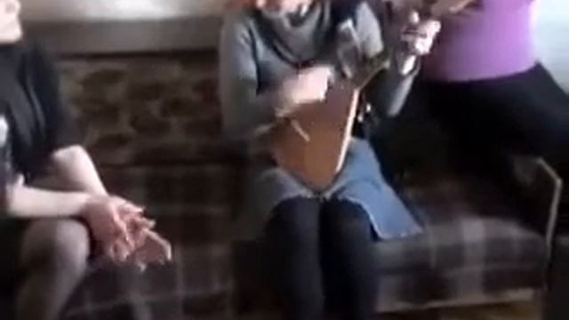 Кистинка (Чеченка) очень красиво поет.. смотреть онлайн