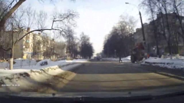 Писит по телефону,поворотника нет,зеркала хз для чего смотреть онлайн